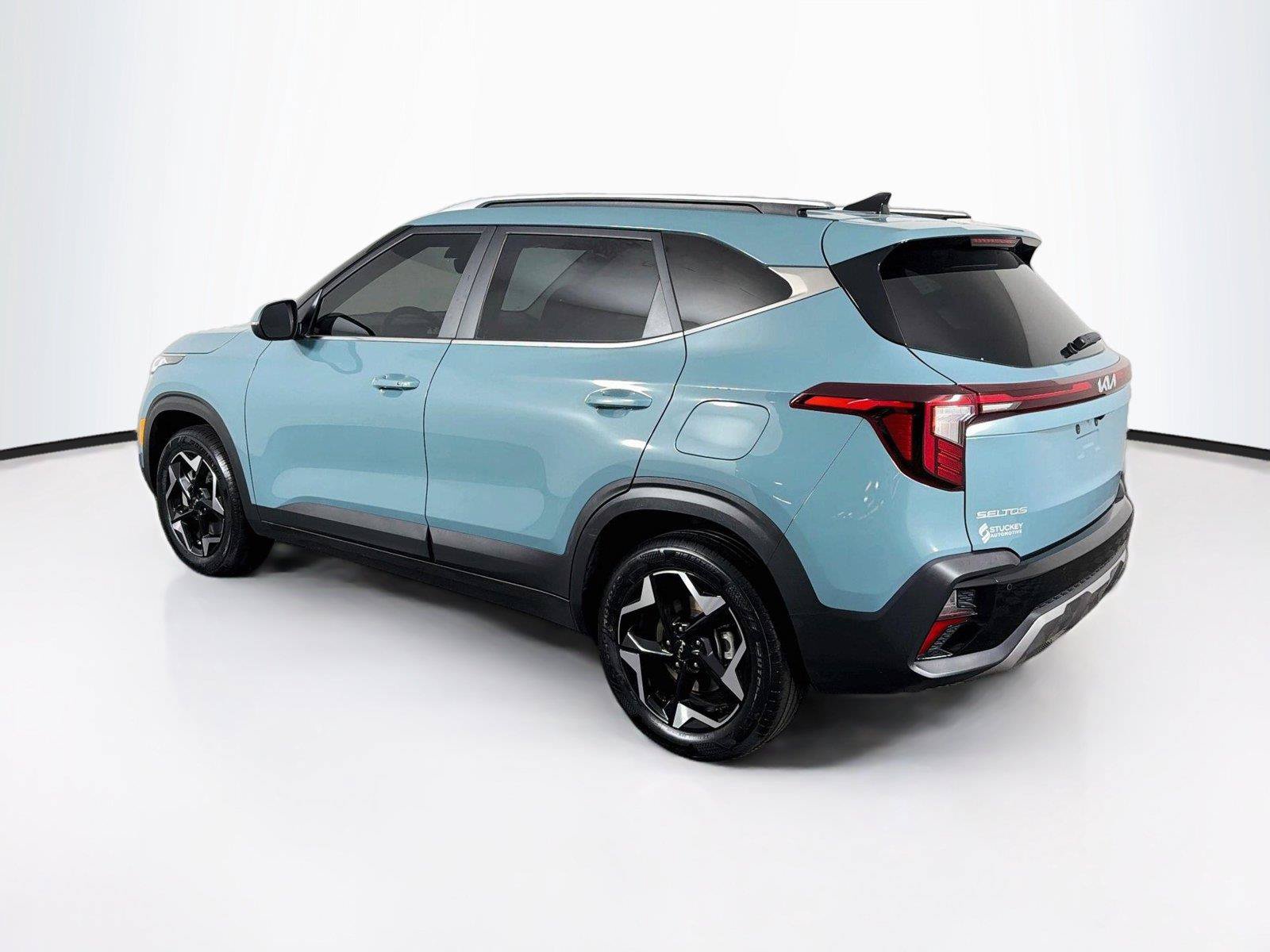Used 2025 Kia Seltos EX AWD/4WD image 9