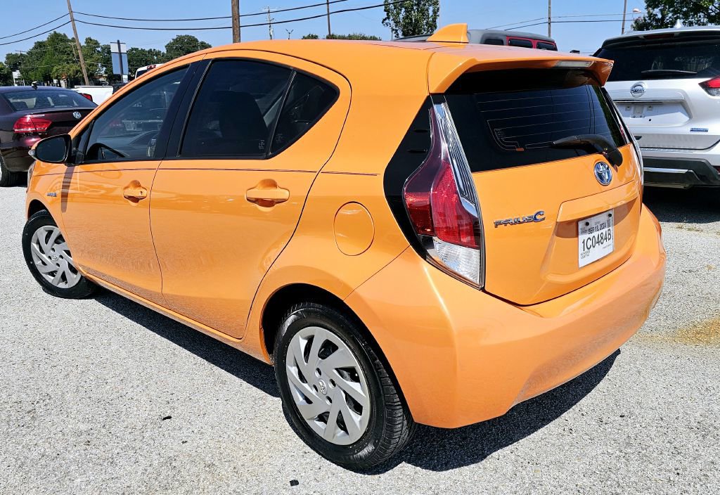 Used 2015 Toyota Prius C image 4