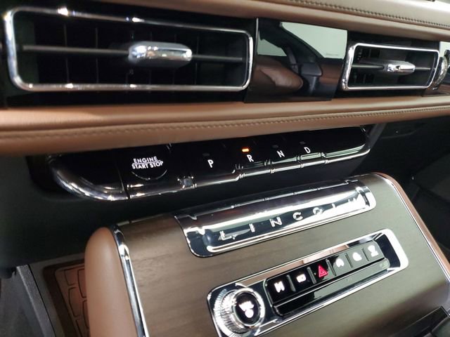Used 2025 Lincoln Aviator Reserve w/ Illumination Package AWD/4WD image 30