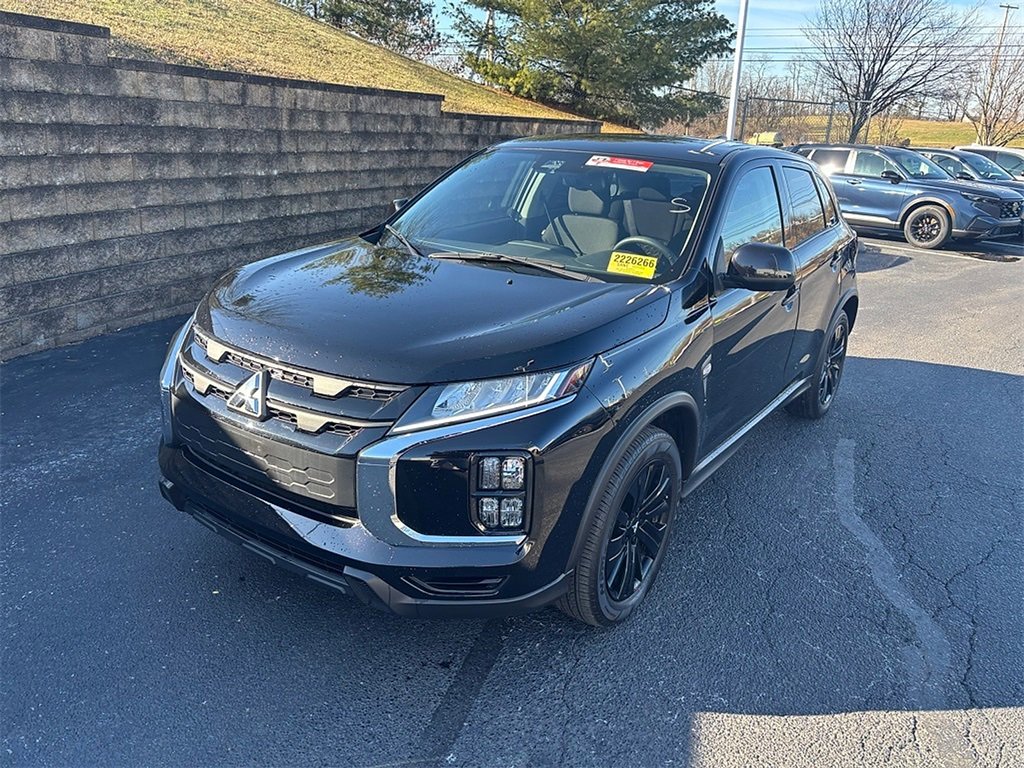 Used 2024 Mitsubishi Outlander Sport LE image 2
