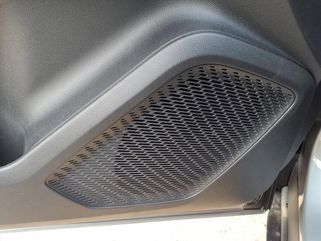 New 2026 Chevrolet Equinox EV LT image 14