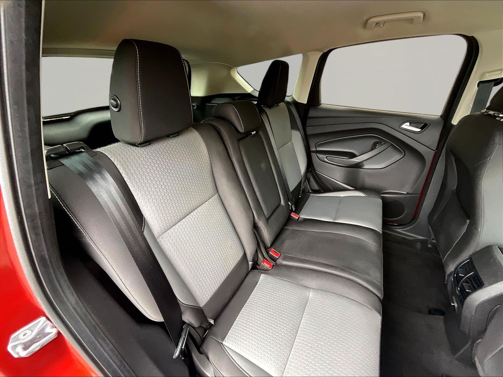 Used 2019 Ford Escape SE FWD image 25