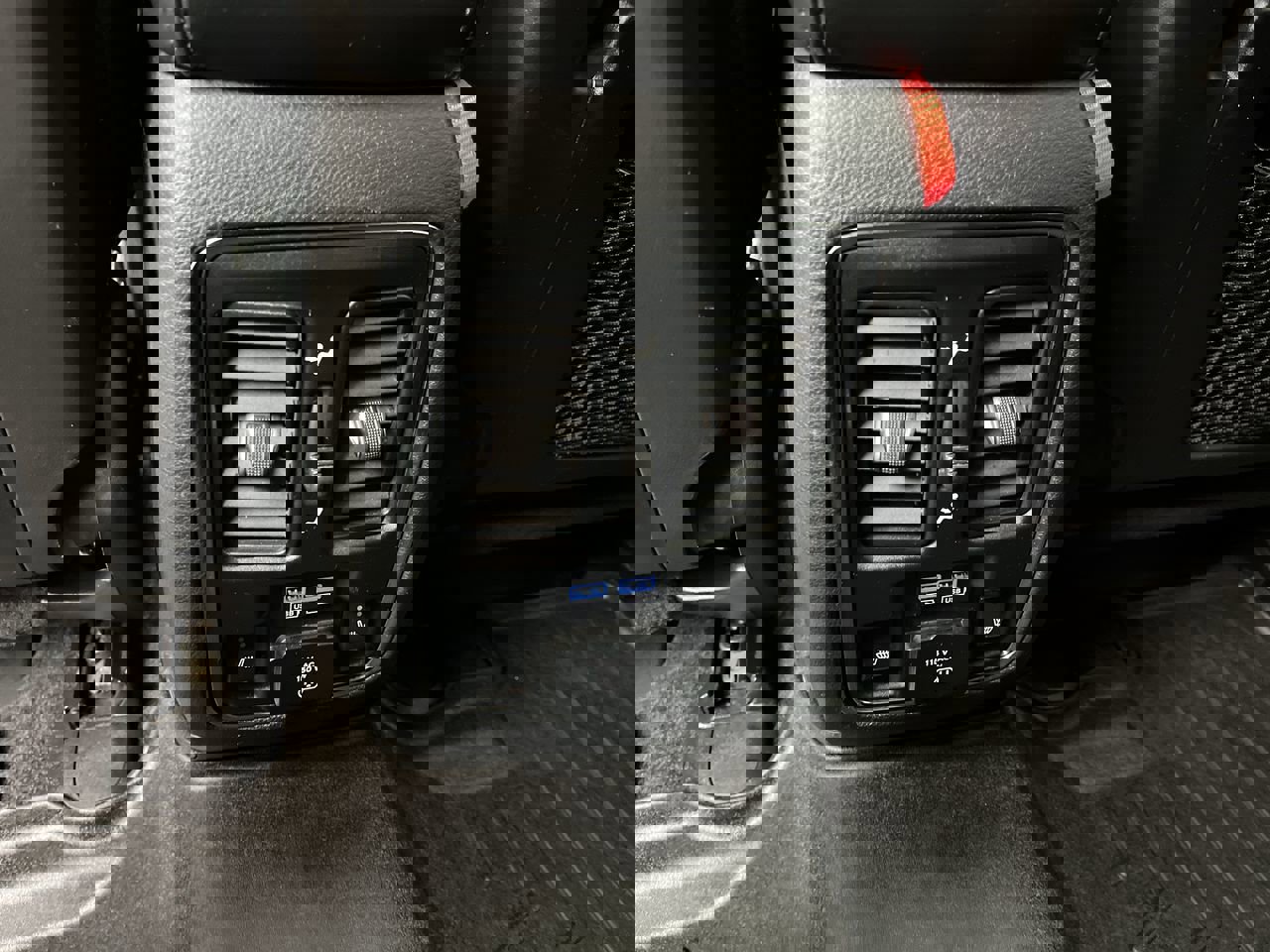 Used 2018 Jeep Grand Cherokee Limited image 12