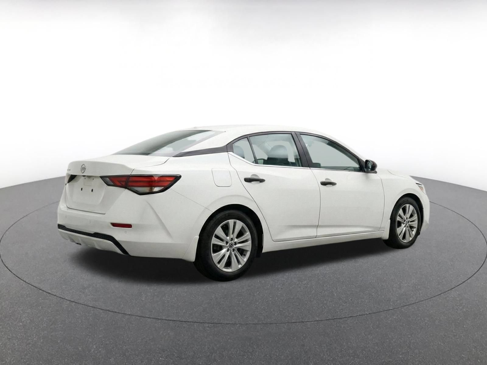 Used 2025 Nissan Sentra S FWD image 11