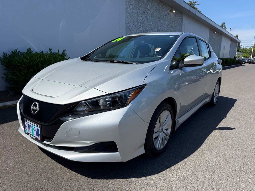 Used 2024 Nissan Leaf S FWD image 2