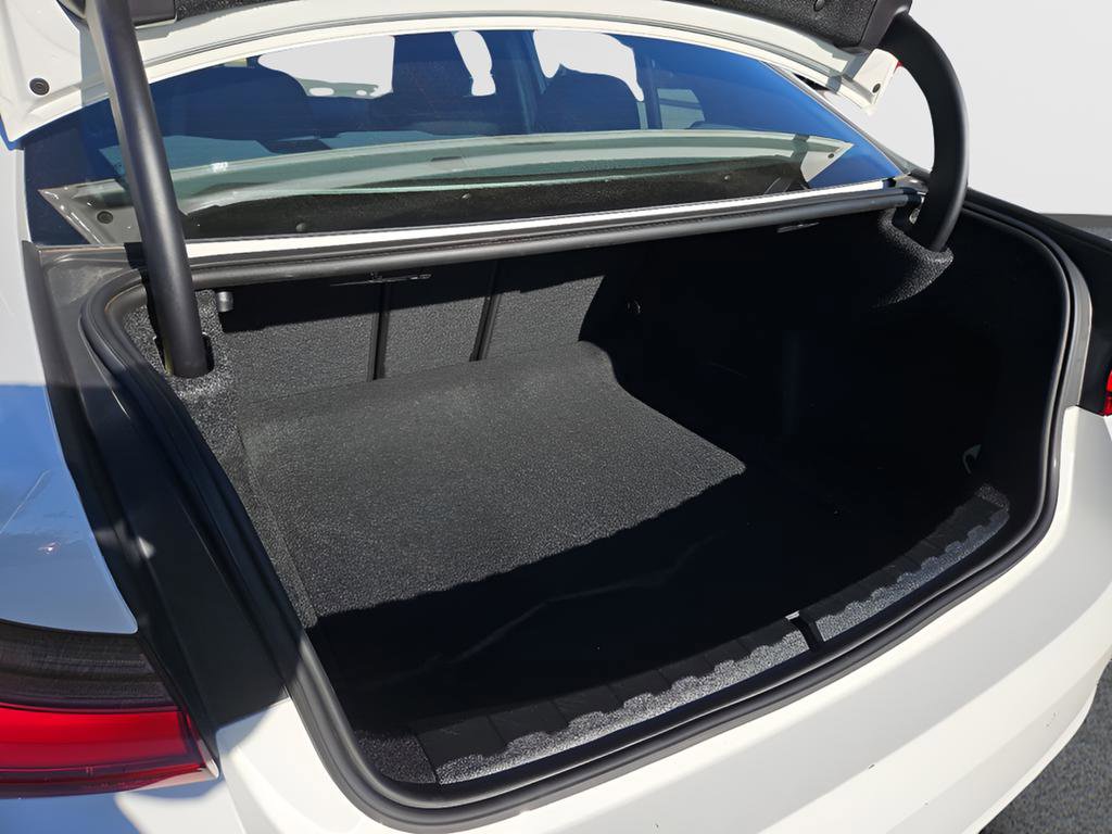 Used 2025 BMW 330i Sedan RWD image 11