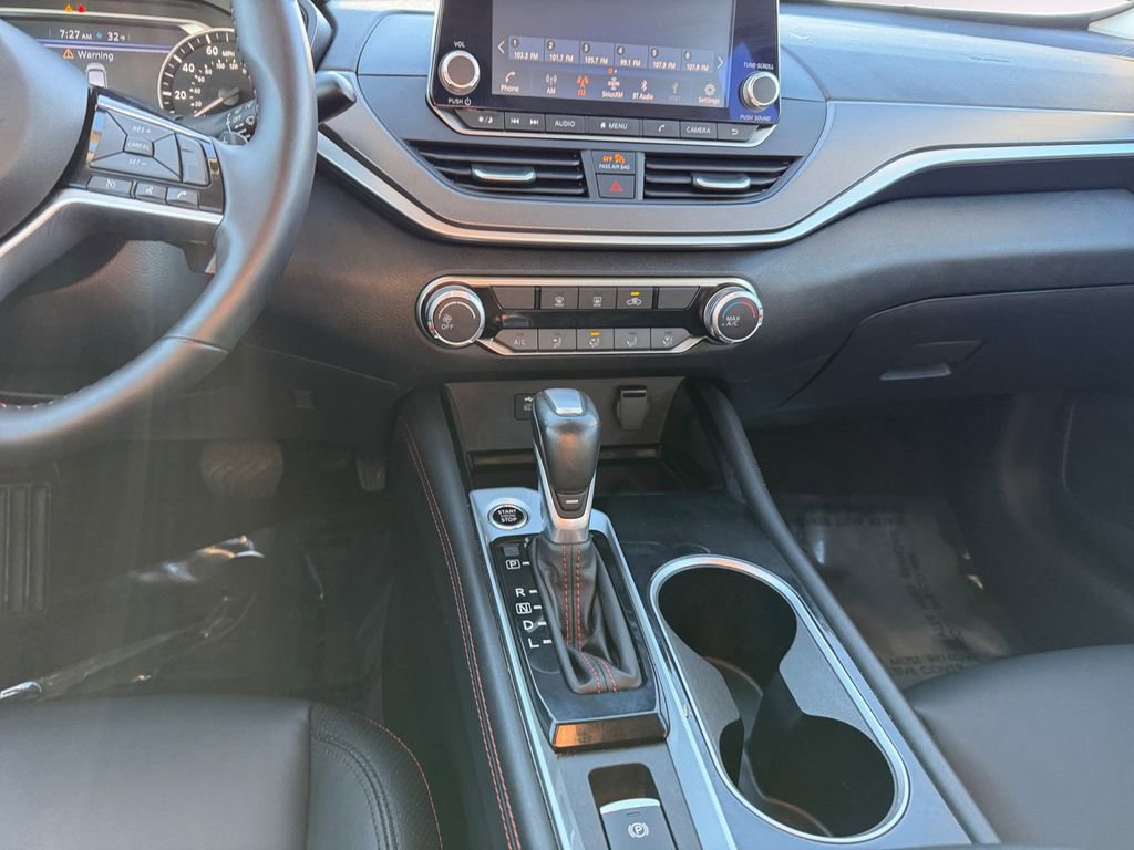 Used 2025 Nissan Altima 2.5 SR image 11