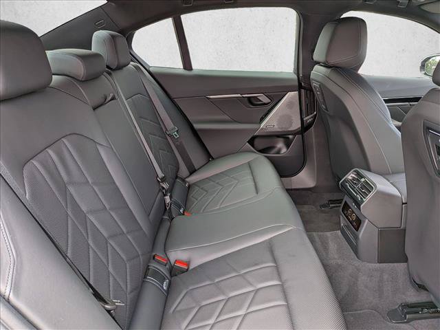Used 2026 BMW 530i w/ M Sport Package RWD image 21