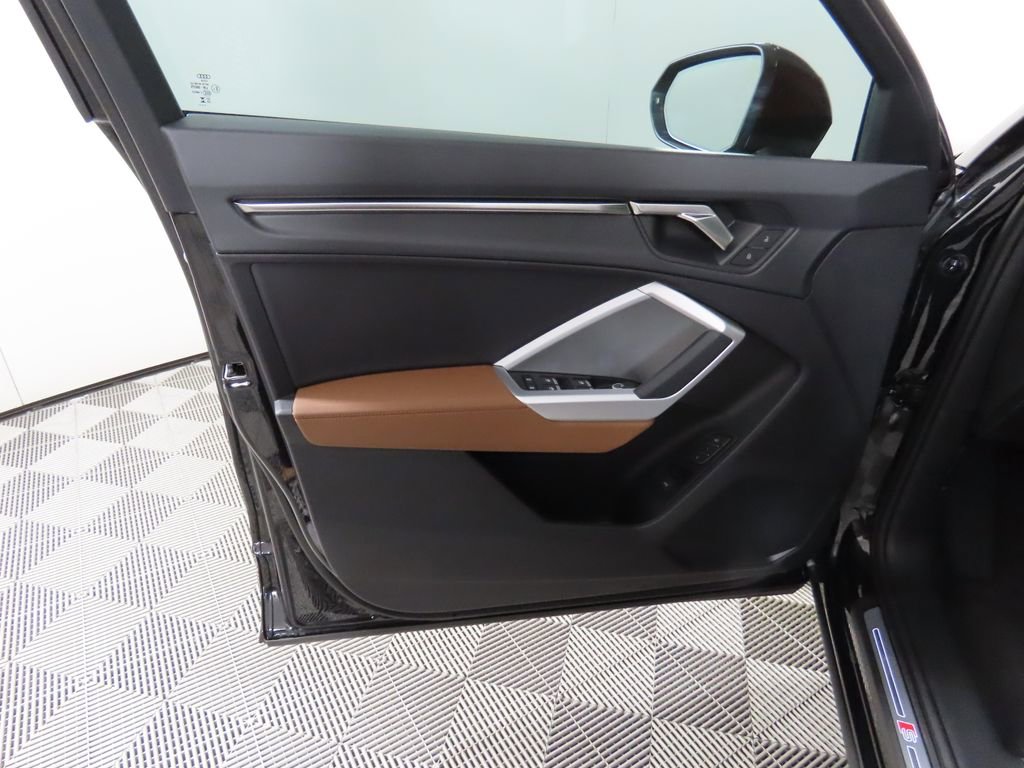 Certified 2025 Audi Q3 2.0T Premium w/ Convenience Package image 24