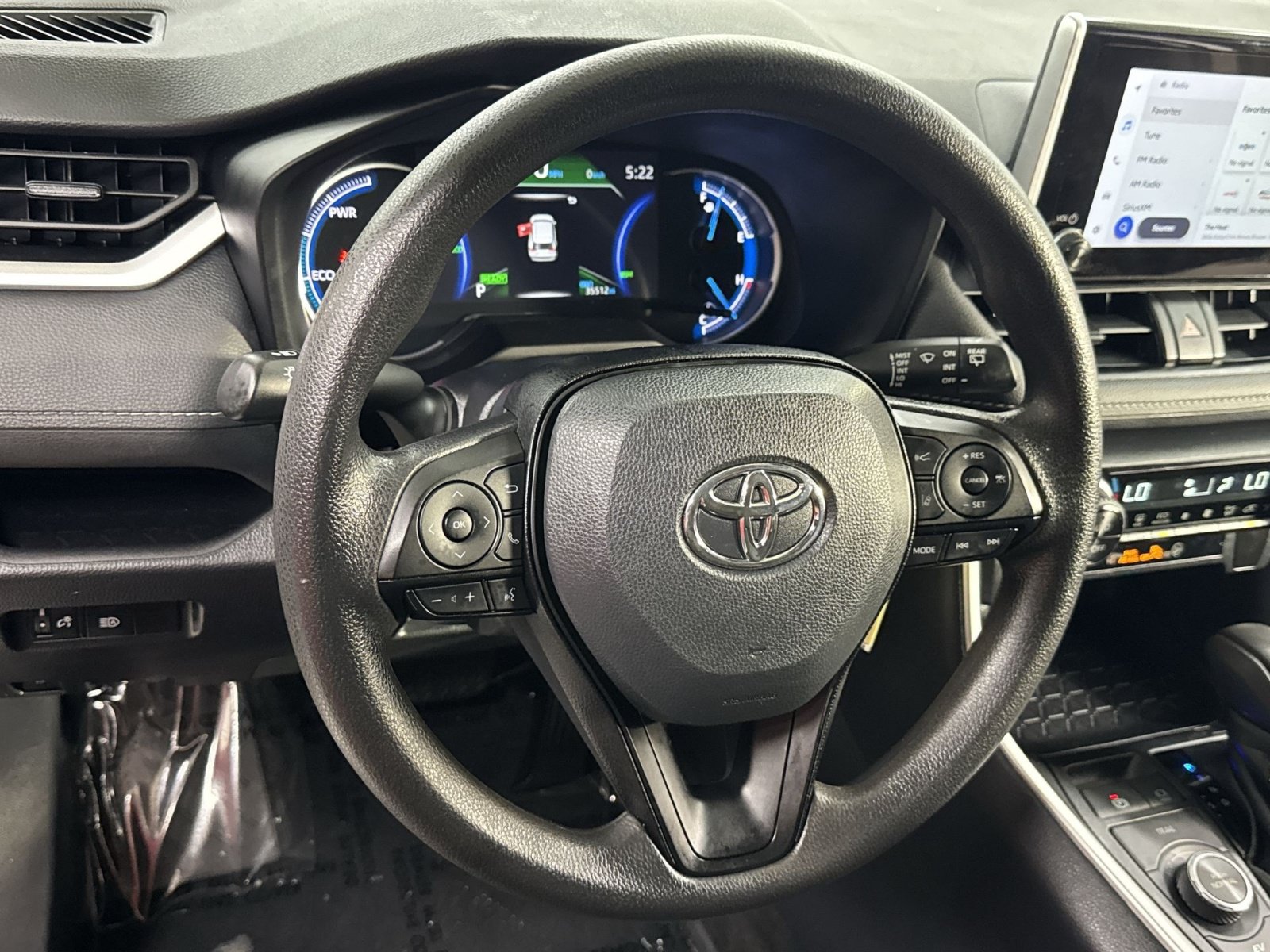 Used 2024 Toyota RAV4 LE AWD/4WD image 28