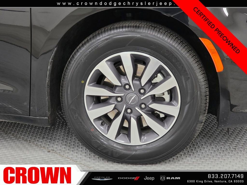 Certified 2024 Chrysler Pacifica Select image 9