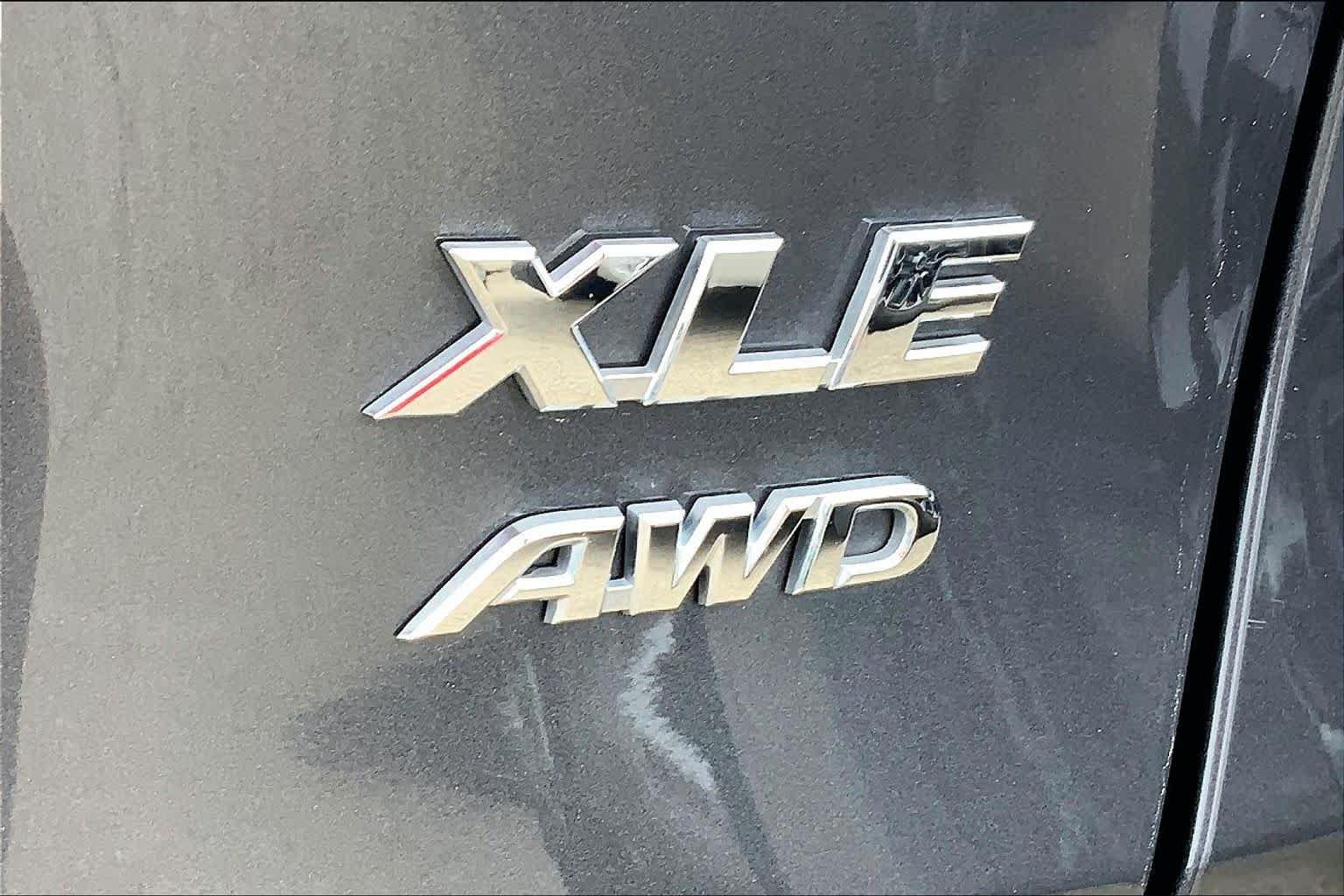 Used 2025 Toyota RAV4 XLE AWD/4WD image 10