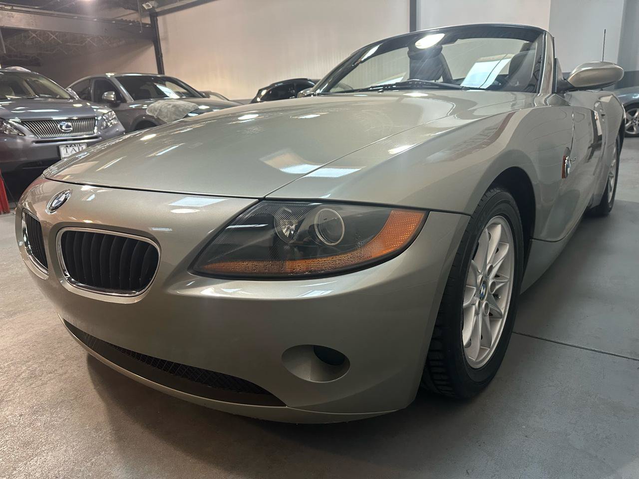 Used 2004 BMW Z4 2.5i RWD image 6