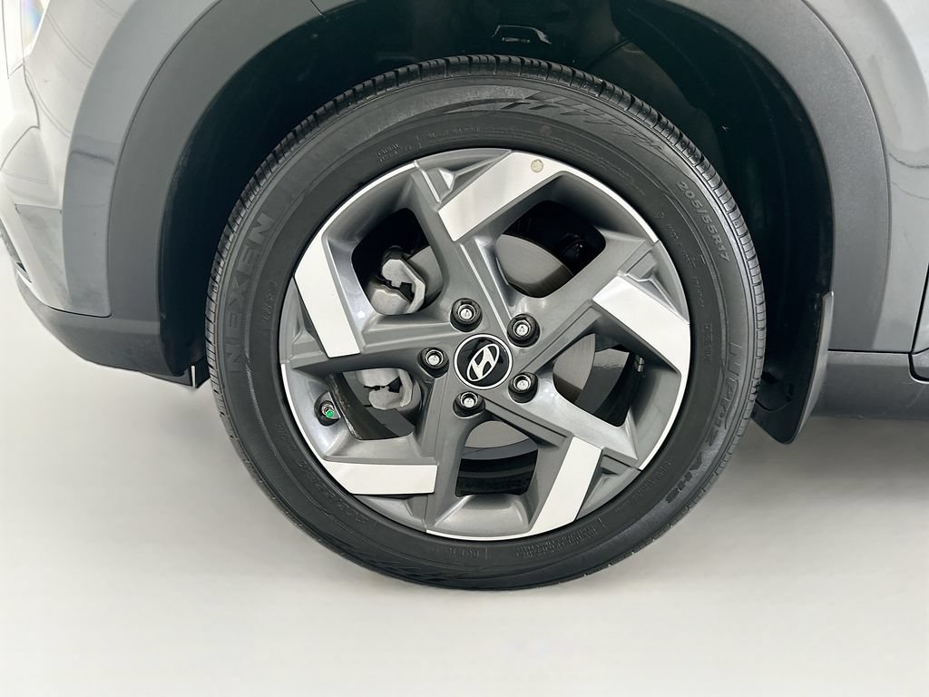 Used 2025 Hyundai Venue SEL FWD image 28