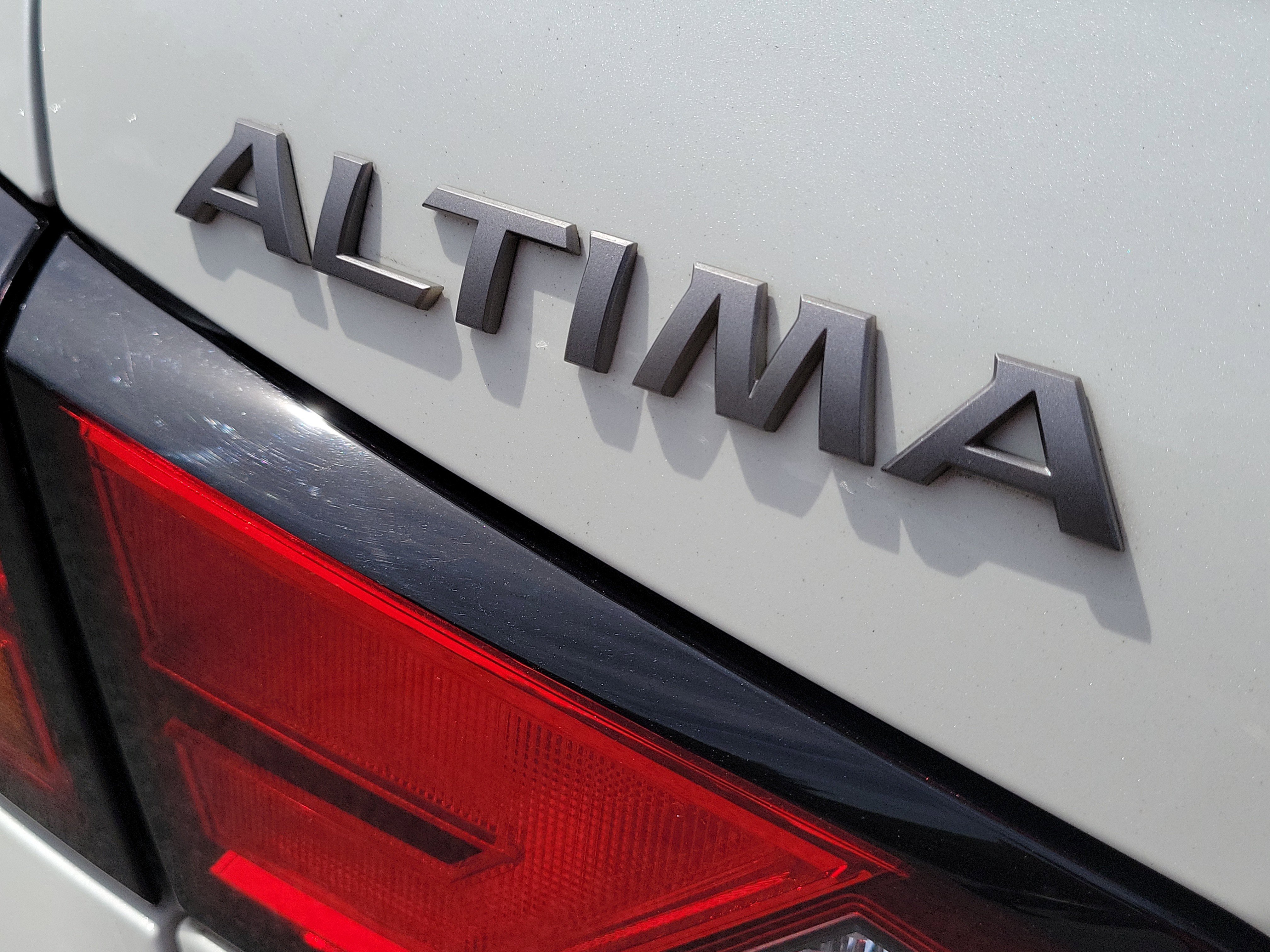 Used 2025 Nissan Altima 2.5 SV FWD image 8