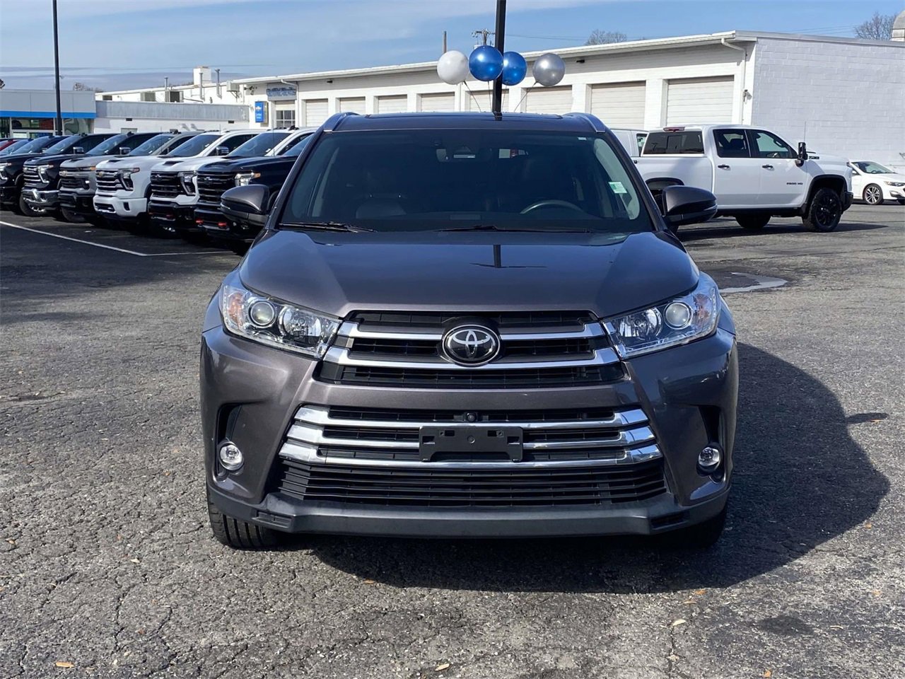 Used 2019 Toyota Highlander AWD V6 image 2