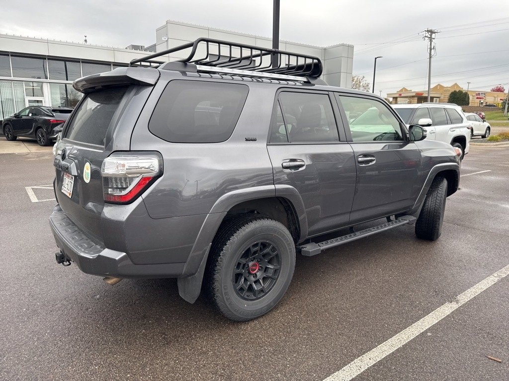 Used 2022 Toyota 4Runner SR5 Premium image 8