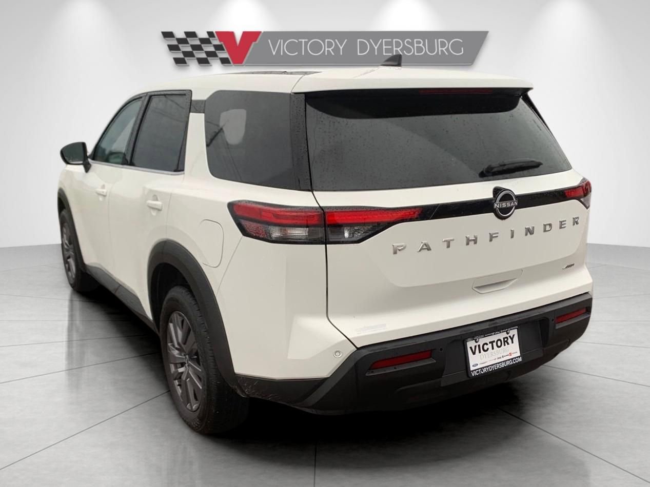 Used 2025 Nissan Pathfinder S image 6