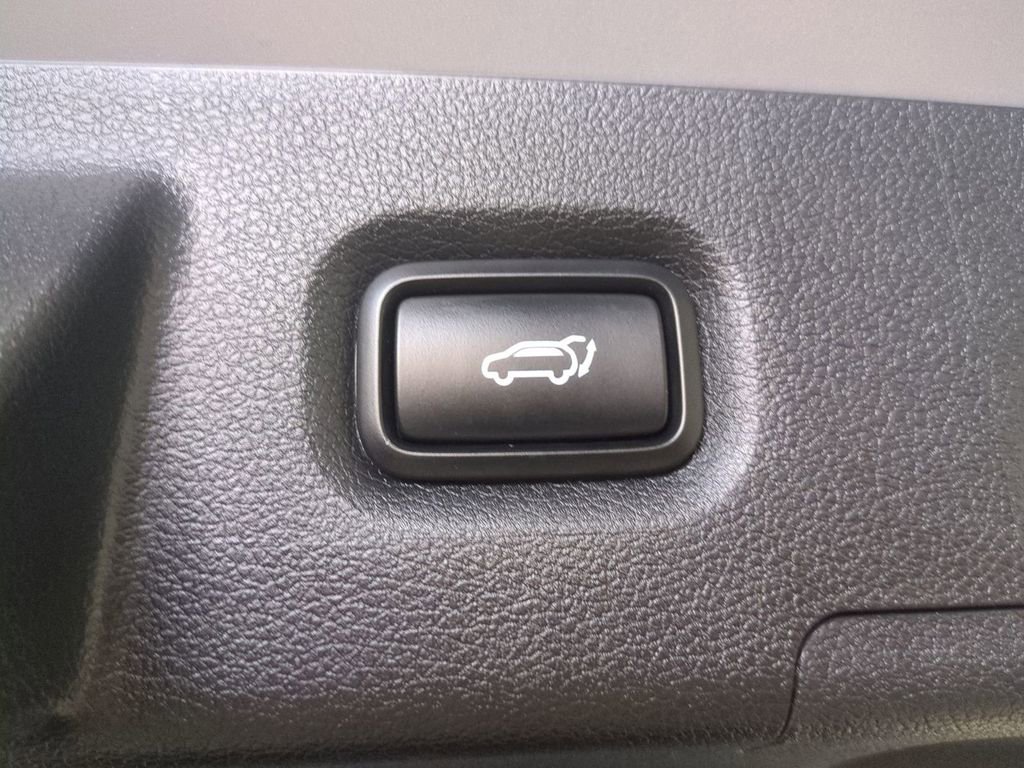 Certified 2022 Hyundai Santa Fe SEL Premium image 15