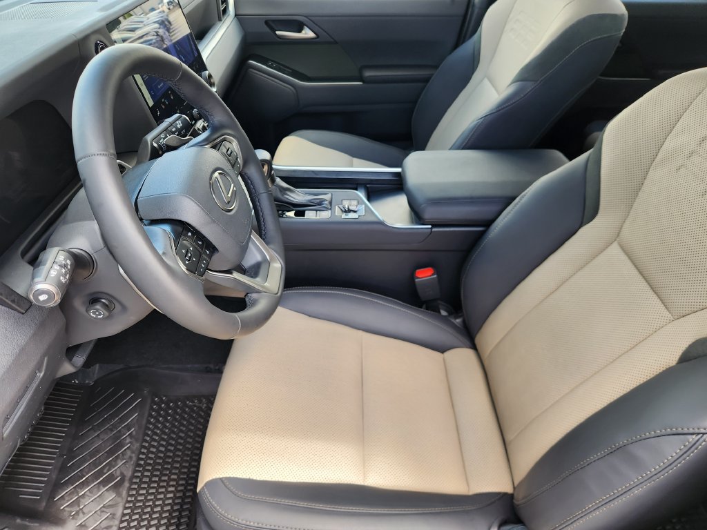 Used 2024 Lexus GX 550 AWD/4WD image 13