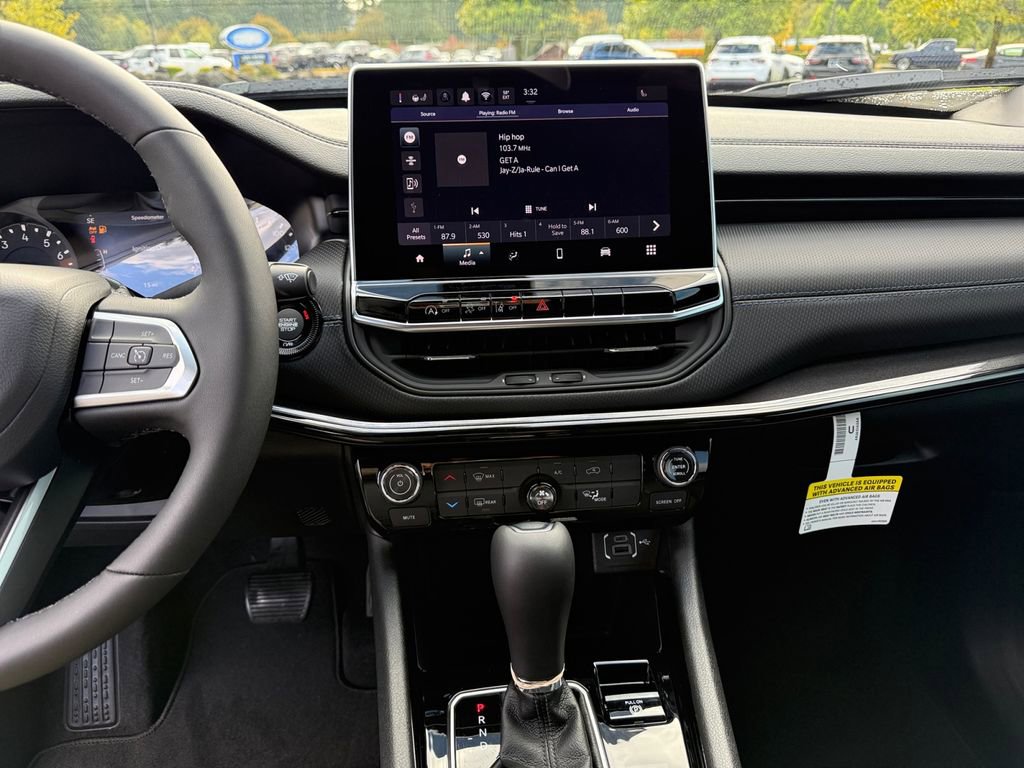 New 2026 Jeep Compass Latitude image 15