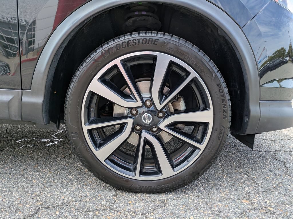 Used 2018 Nissan Rogue Sport SL w/ SL Premium Package FWD image 12