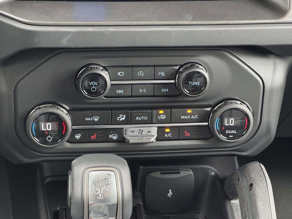 New 2025 Ford Bronco Badlands image 5