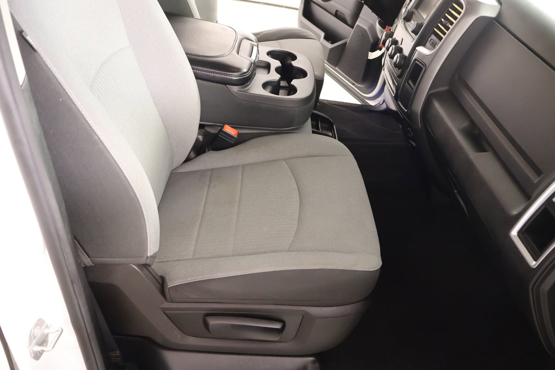 Used 2021 RAM 1500 Classic SLT image 12