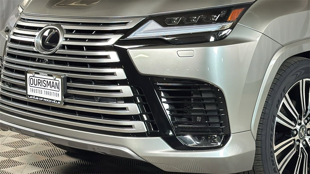 New 2025 Lexus LX 600 4WD w/ Luxury Package image 3