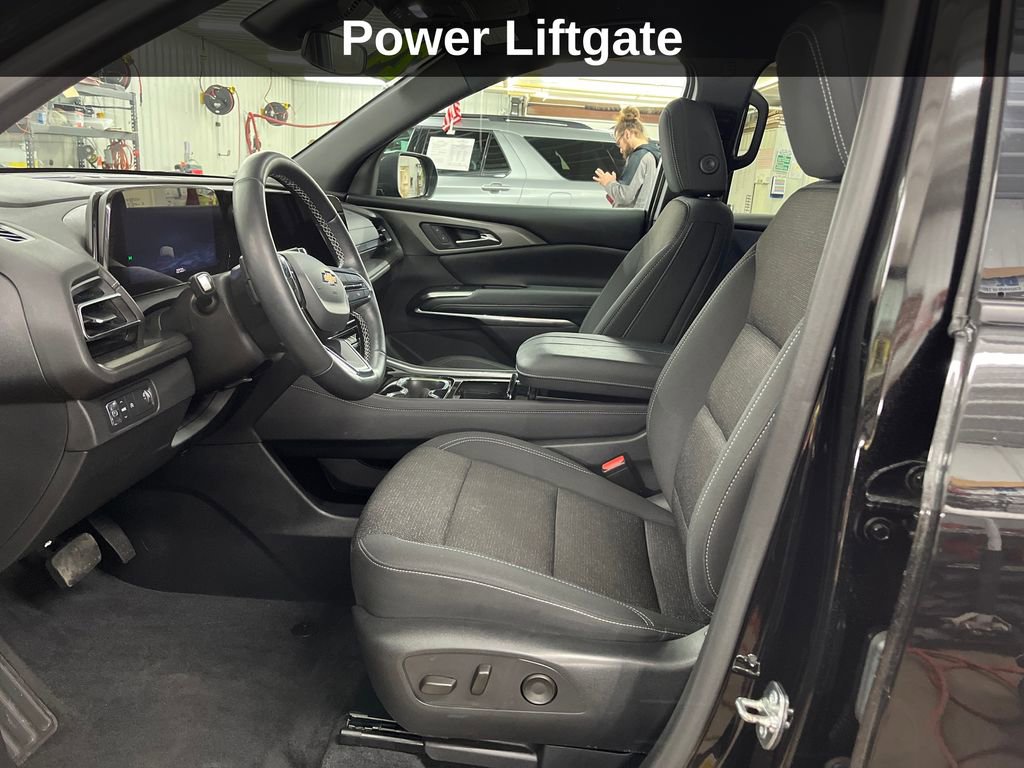 Used 2024 Chevrolet Traverse LT w/ Trailering Package image 12