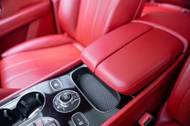 Used 2022 Bentley Bentayga AWD/4WD image 49