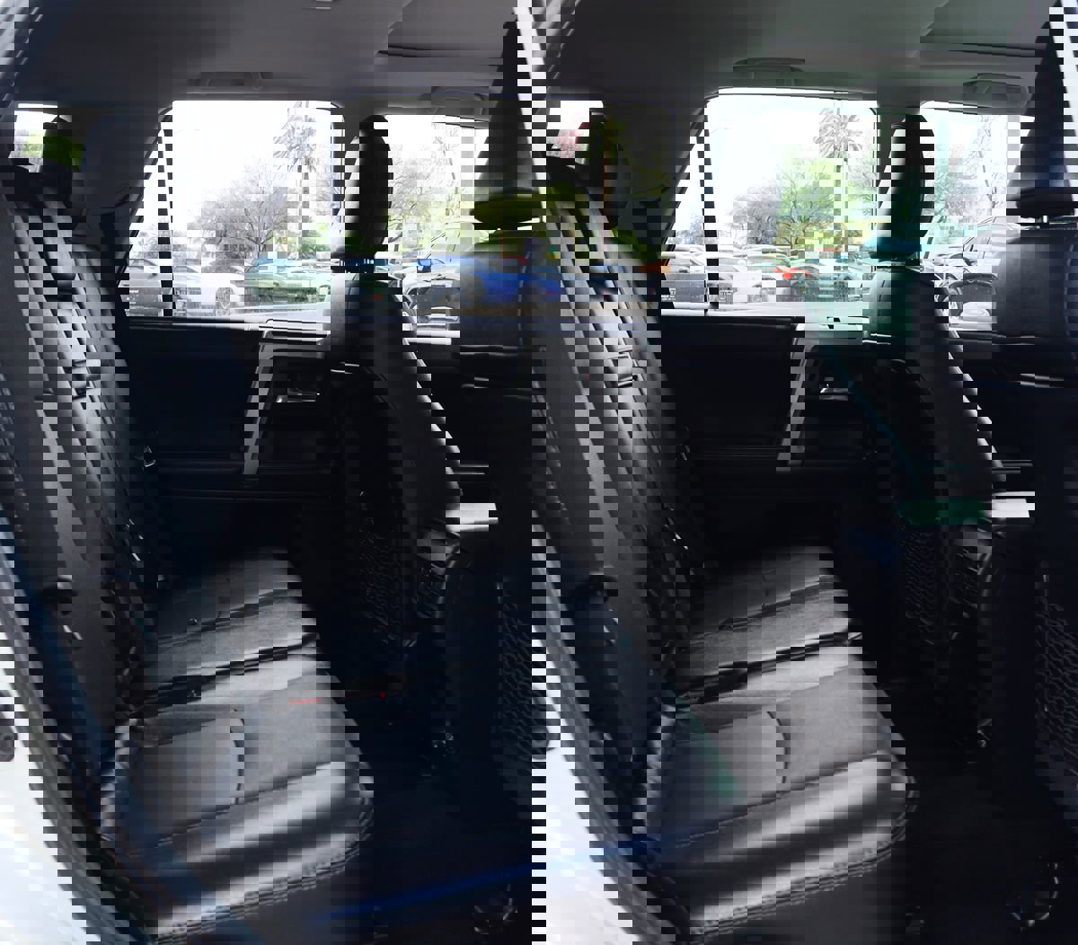 Used 2022 Toyota 4Runner Limited AWD/4WD image 30