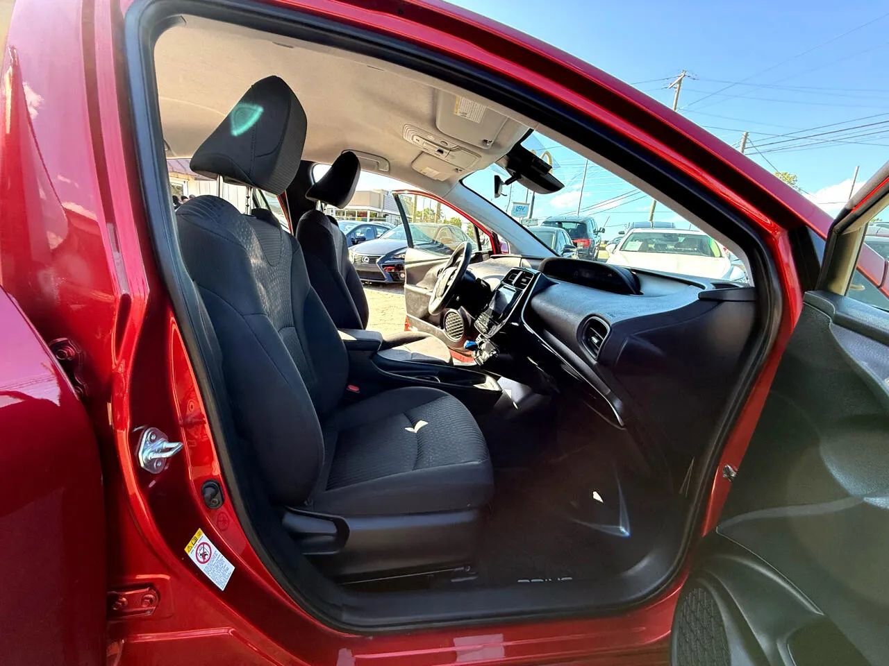 Used 2017 Toyota Prius FWD image 40