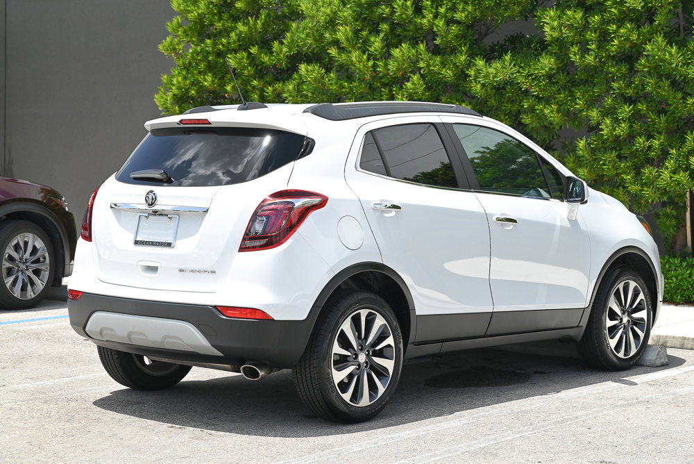 Used 2022 Buick Encore Preferred w/ Safety Package FWD image 4