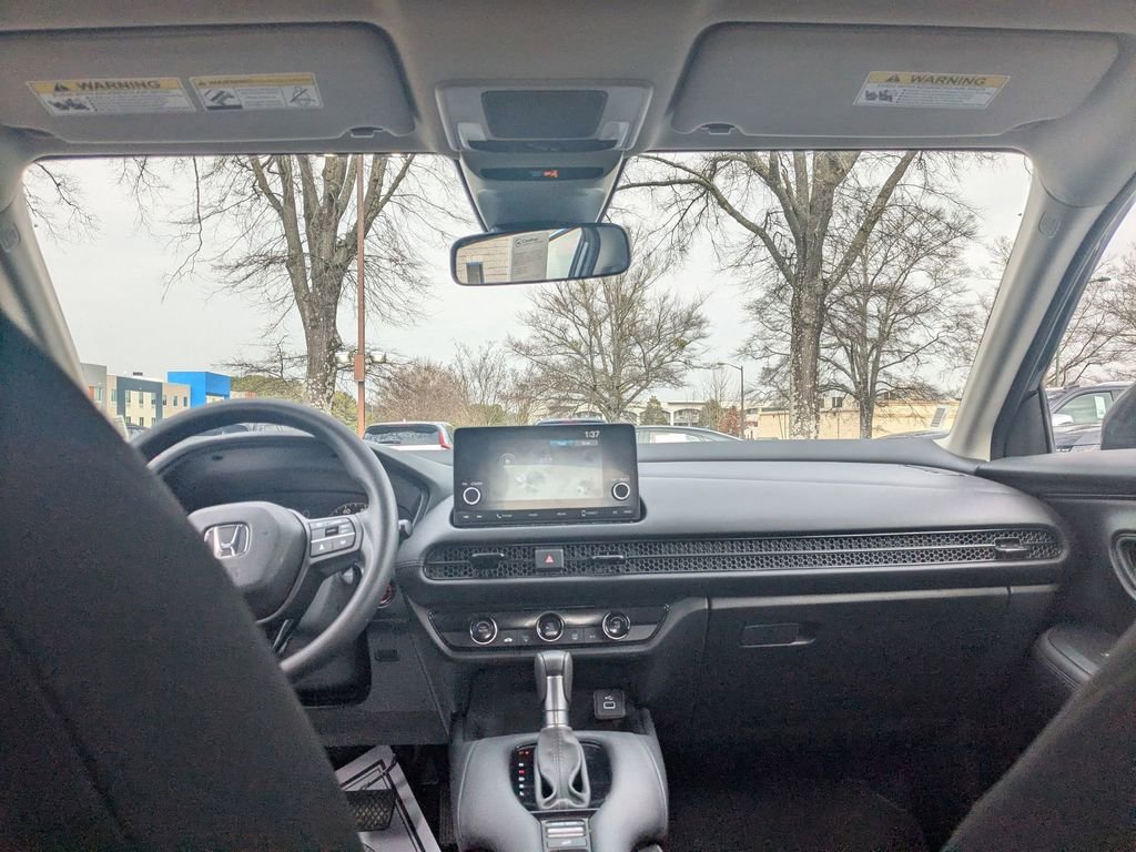 Used 2025 Honda HR-V LX image 24