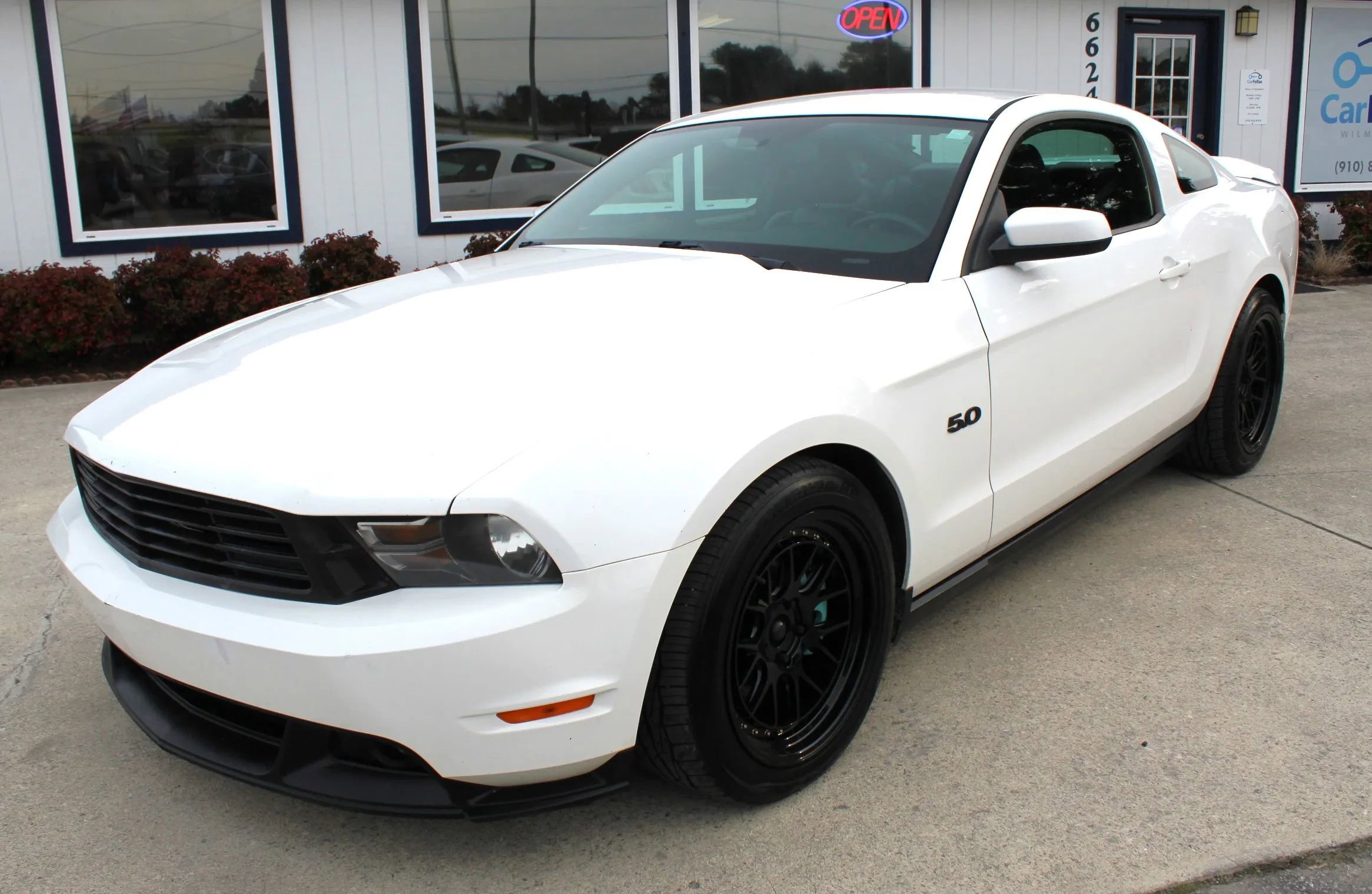 Used 2012 Ford Mustang GT Premium w/ Comfort Pkg image 24