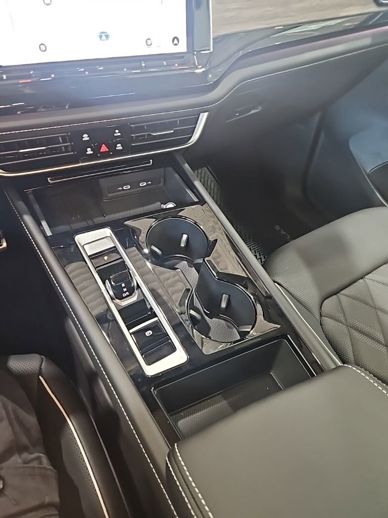 New 2026 Volkswagen Atlas SEL Premium R-Line image 36