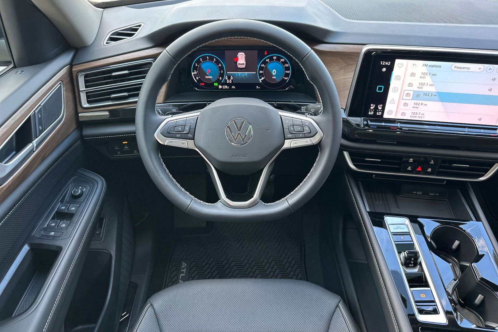 New 2026 Volkswagen Atlas SE image 13