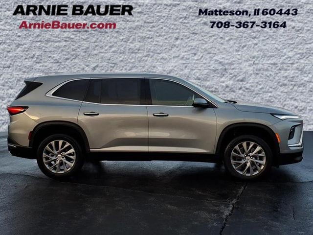 Used 2025 Buick Enclave Preferred image 4