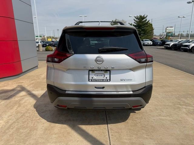 Used 2023 Nissan Rogue SV w/ SV Premium B Package image 5