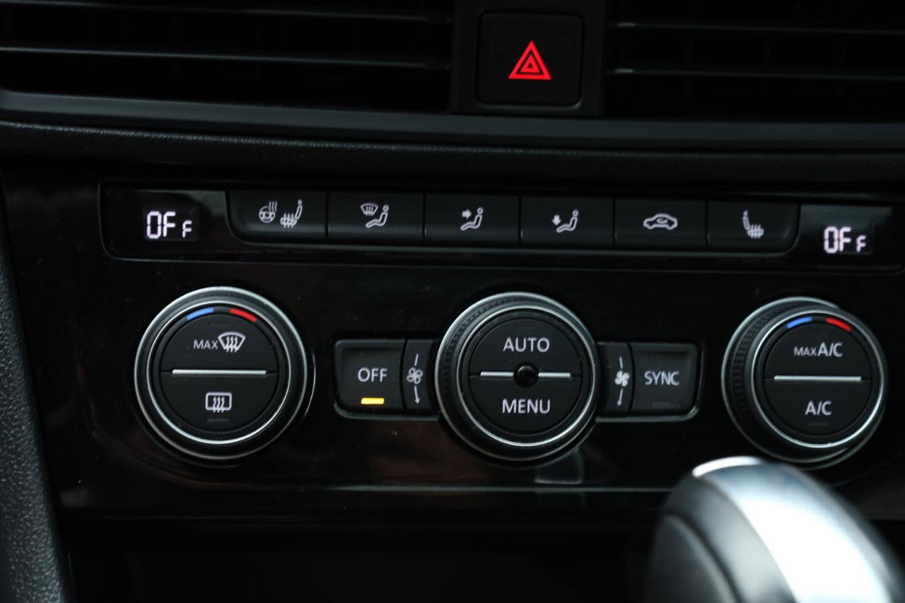 Used 2020 Volkswagen Jetta R-Line w/ R-Line Cold Weather Package image 11