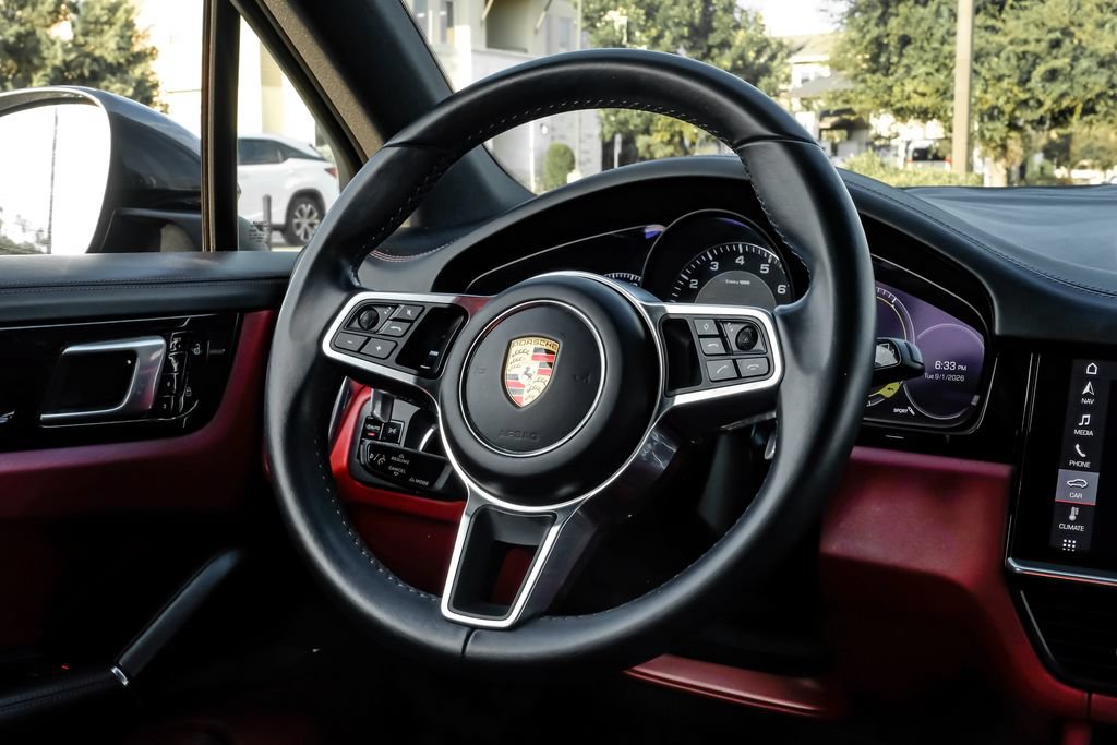 Used 2021 Porsche Cayenne S AWD/4WD image 12