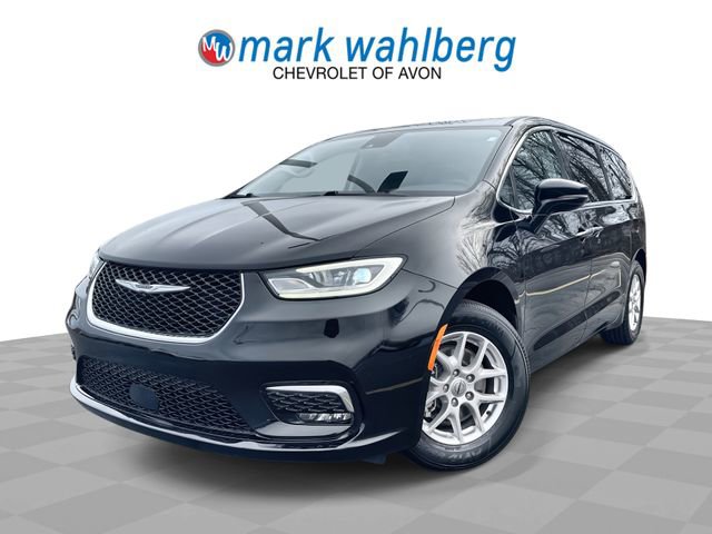 Used 2024 Chrysler Pacifica Touring-L