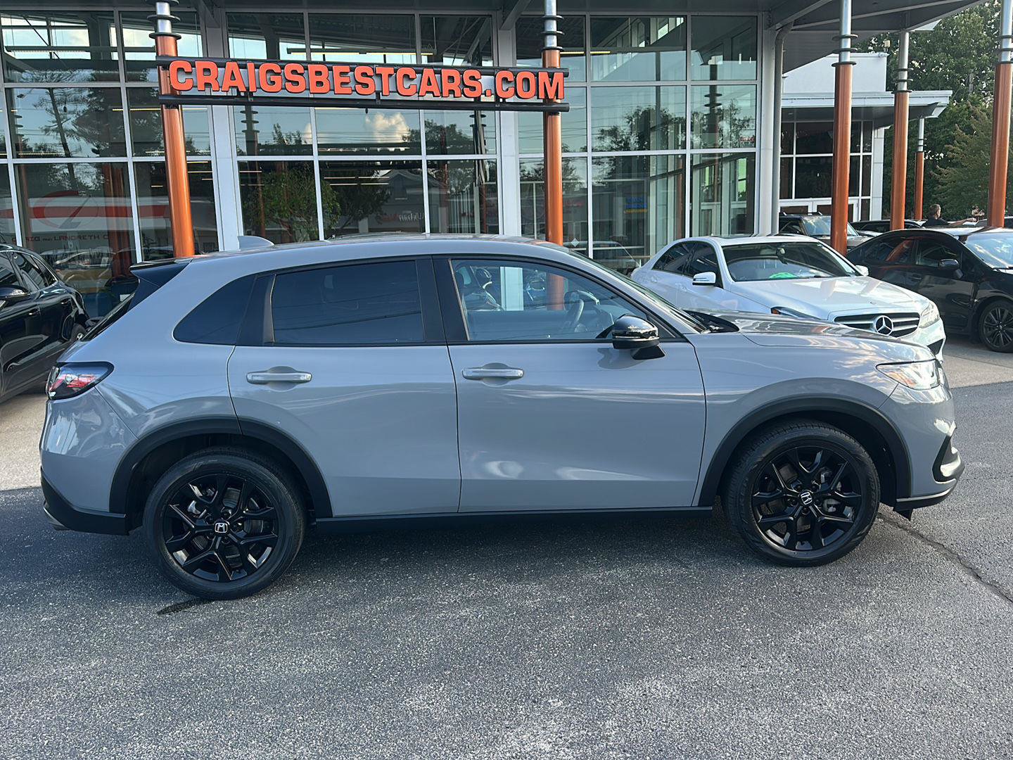 Used 2023 Honda HR-V Sport image 2