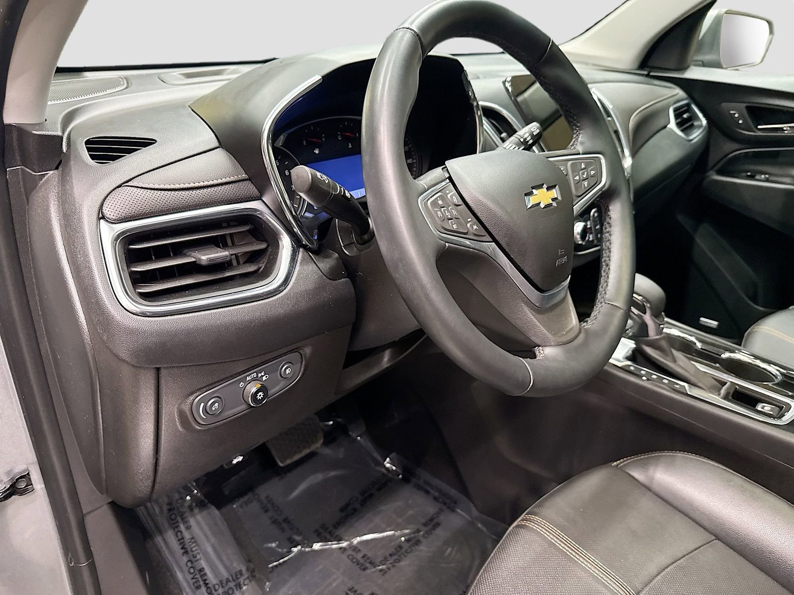 Used 2023 Chevrolet Equinox Premier AWD/4WD image 11