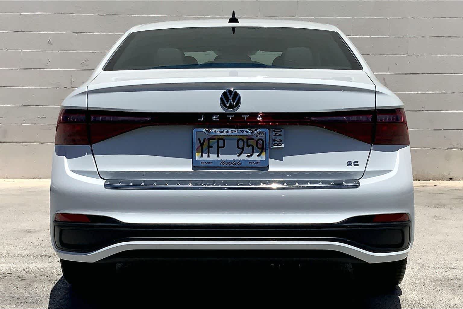 Used 2026 Volkswagen Jetta SE FWD image 5