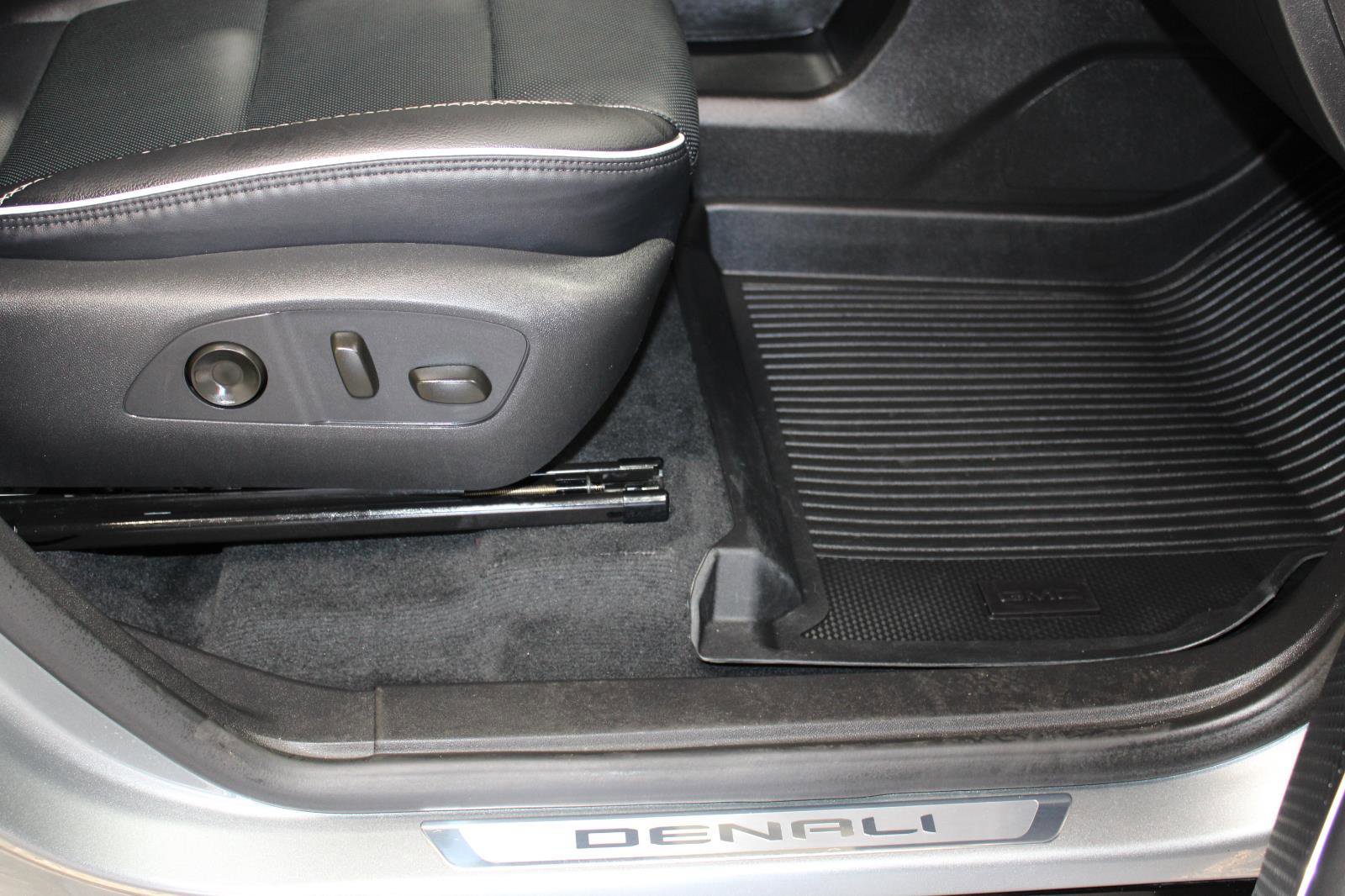 Used 2026 GMC Acadia Denali w/ Super Cruise Package AWD/4WD image 20