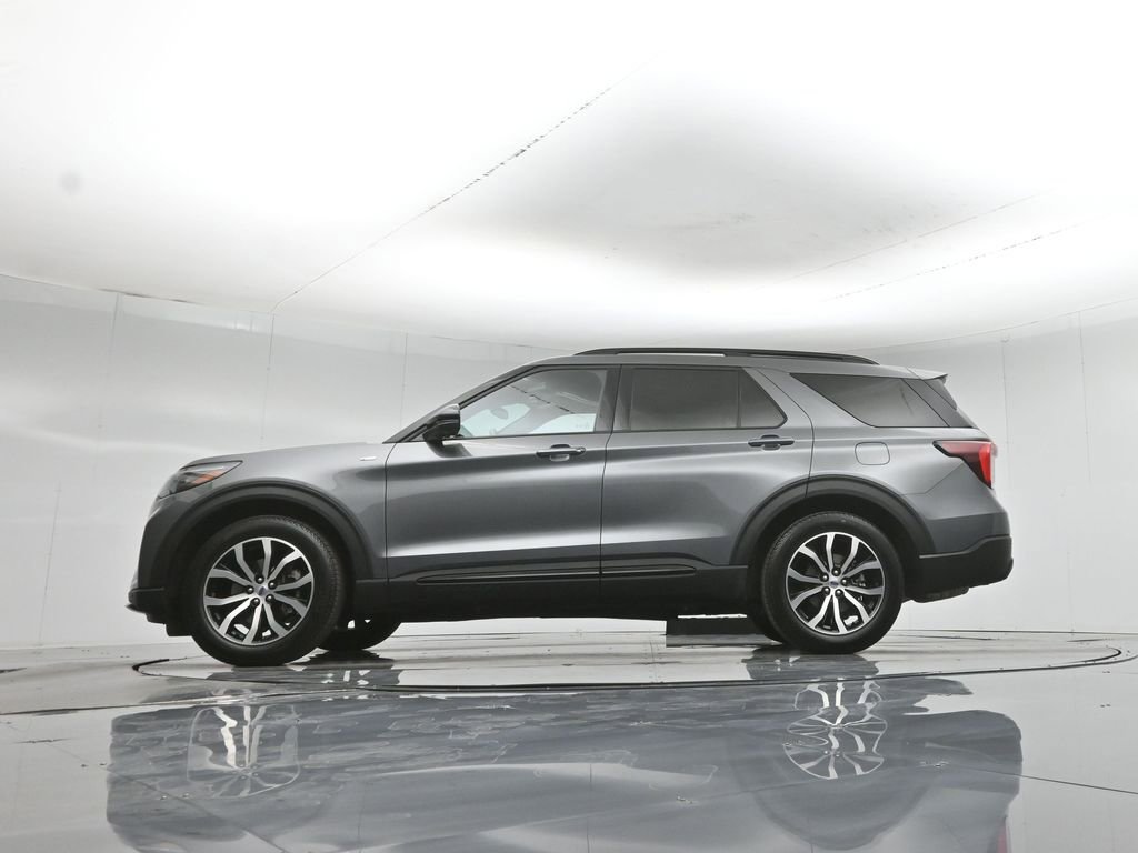 Used 2025 Ford Explorer ST-Line RWD image 8