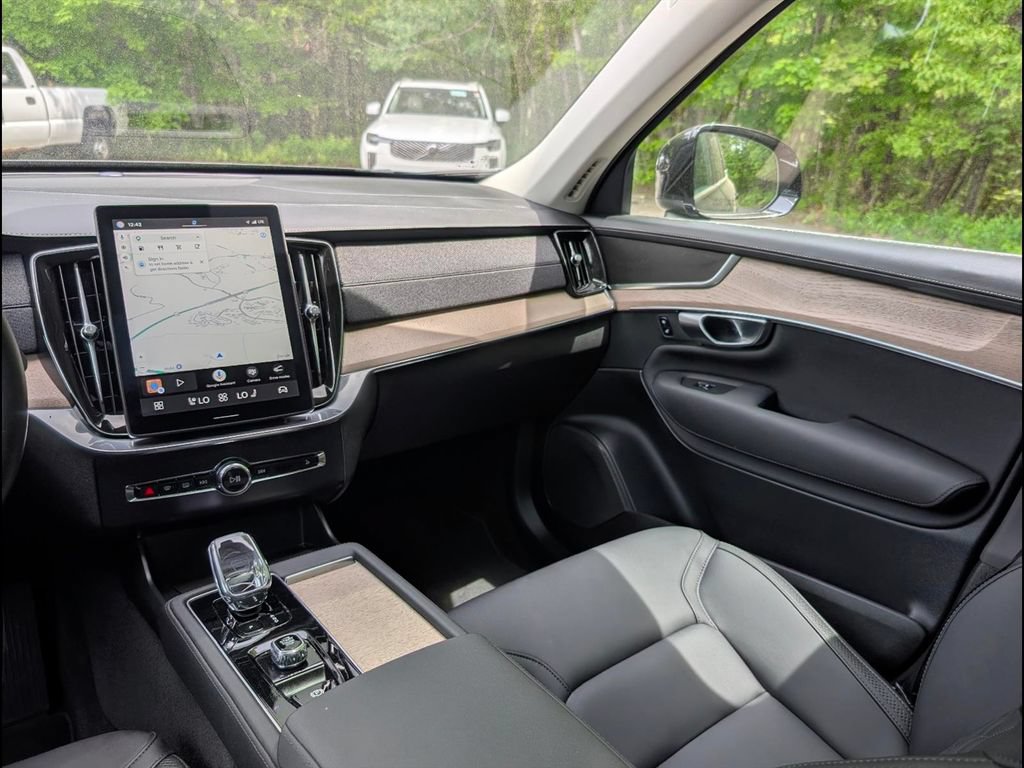 Certified 2025 Volvo XC90 B6 Core AWD/4WD image 13