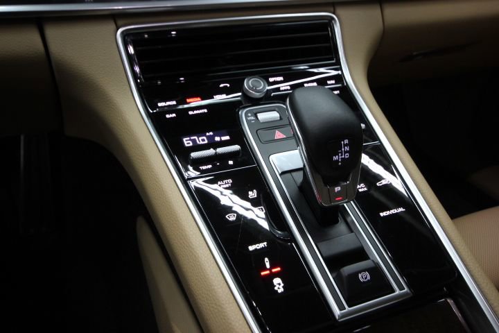 Used 2018 Porsche Panamera 4S image 23